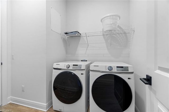 551 97th AVE N, Naples, FL 34108