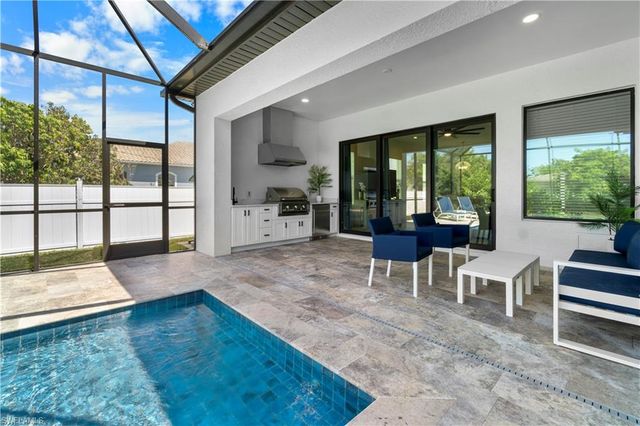 551 97th AVE N, Naples, FL 34108