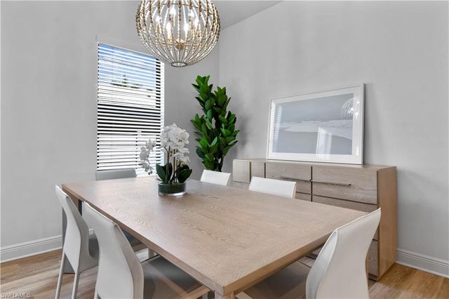 551 97th AVE N, Naples, FL 34108