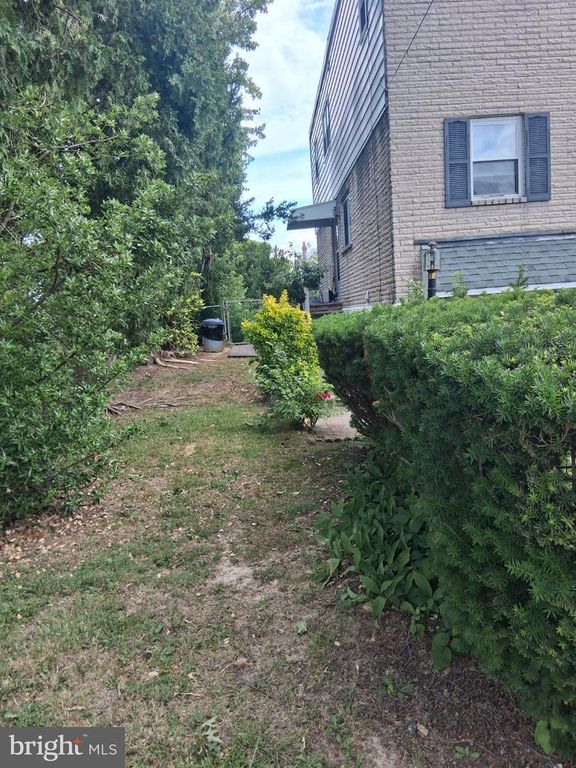 1889 FOSTER ST, Philadelphia, PA 19116 — photo 2