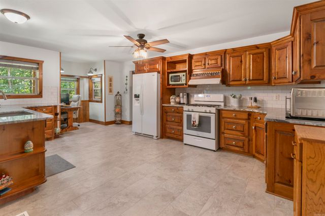207 Holland Lane, Hot Springs, AR 71913