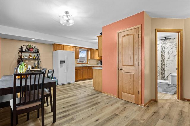 9300 W Eden PLACE, Milwaukee, WI 53228