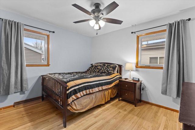 9300 W Eden PLACE, Milwaukee, WI 53228