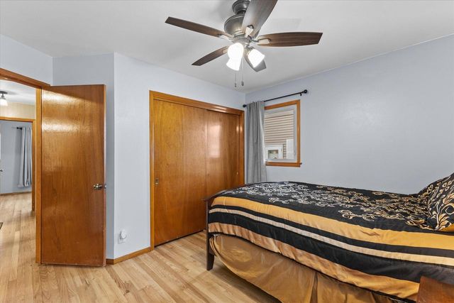 9300 W Eden PLACE, Milwaukee, WI 53228