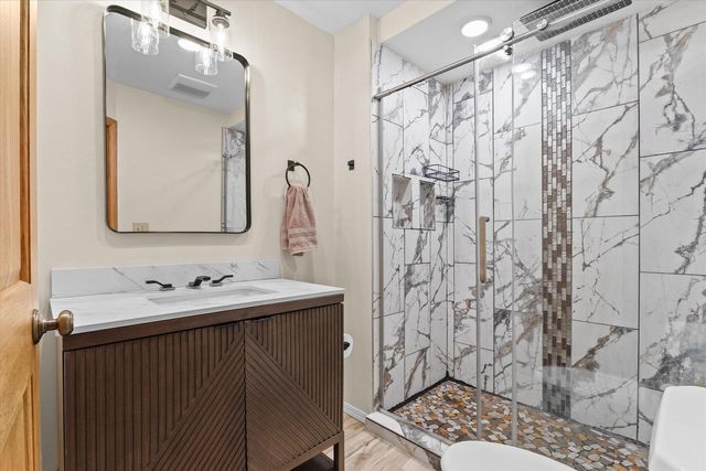 9300 W Eden PLACE, Milwaukee, WI 53228