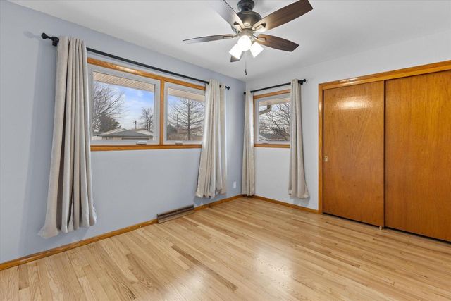 9300 W Eden PLACE, Milwaukee, WI 53228