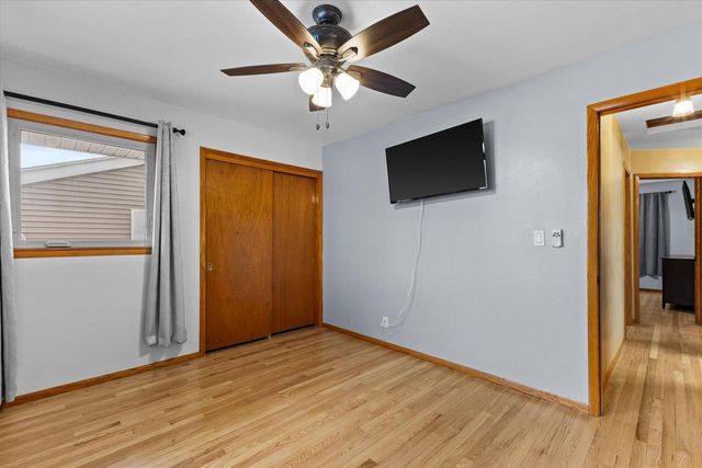 9300 W Eden PLACE, Milwaukee, WI 53228