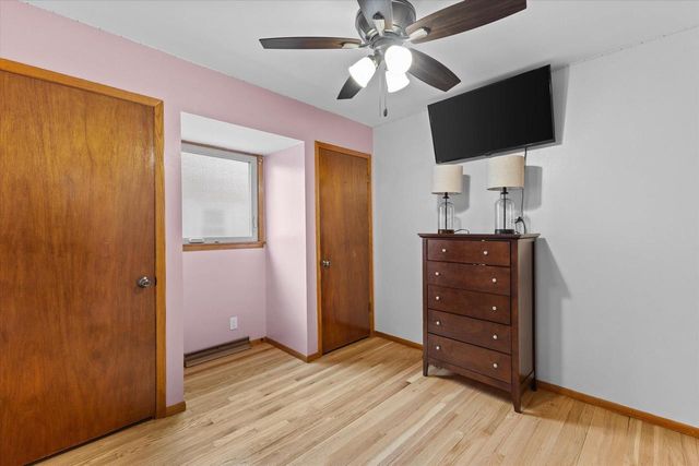 9300 W Eden PLACE, Milwaukee, WI 53228