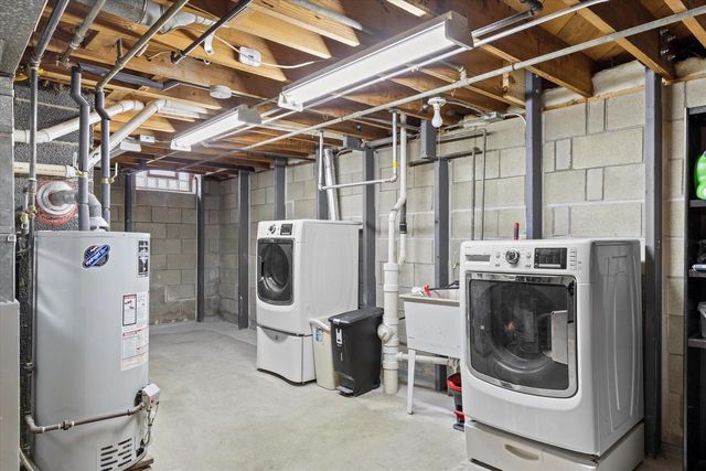 9300 W Eden PLACE, Milwaukee, WI 53228