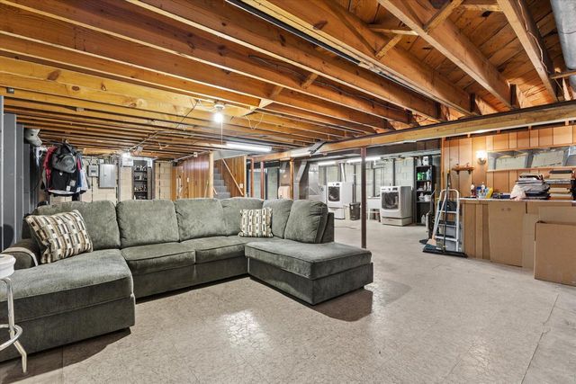 9300 W Eden PLACE, Milwaukee, WI 53228