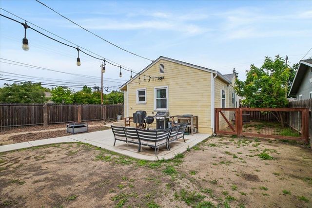 505 S Acacia Ave, Ripon, CA 95366