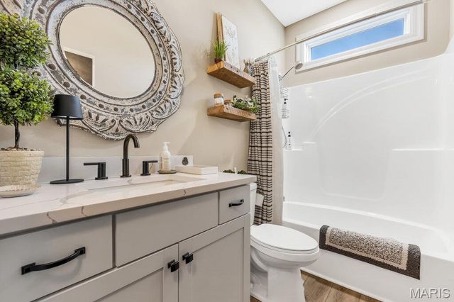 701 Ridgepointe Court, Lake St Louis, MO 63367