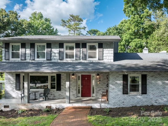 310 25th Avenue NW, Hickory, NC 28601