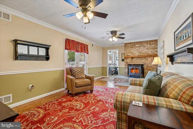 6205 BEECHDALE CT, Rockville, MD 20855