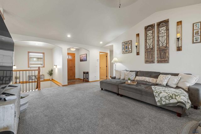 4436 FIELDSTONE DR, Rapid City, SD 57703