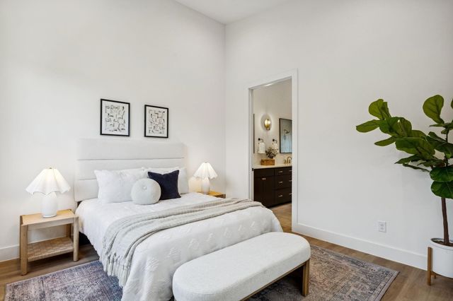 2147 Mail Avenue 102, Dallas, TX 75235