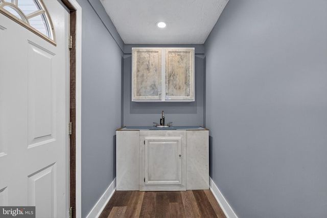 283 N LOCUST POINT ROAD, Mechanicsburg, PA 17050