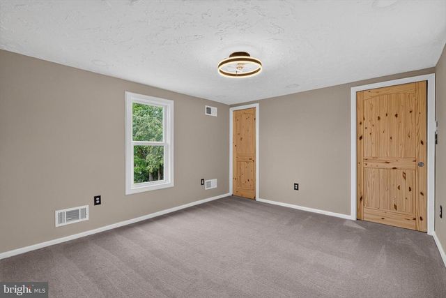283 N LOCUST POINT ROAD, Mechanicsburg, PA 17050