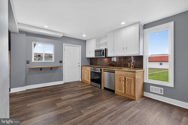 283 N LOCUST POINT ROAD, Mechanicsburg, PA 17050
