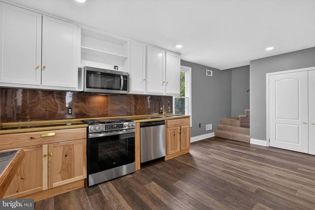 283 N LOCUST POINT ROAD, Mechanicsburg, PA 17050