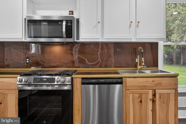 283 N LOCUST POINT ROAD, Mechanicsburg, PA 17050