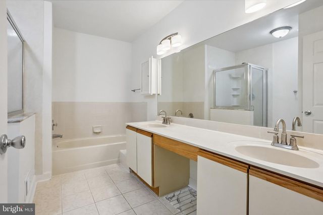 1 COLEBROOK, Princeton, NJ 08540