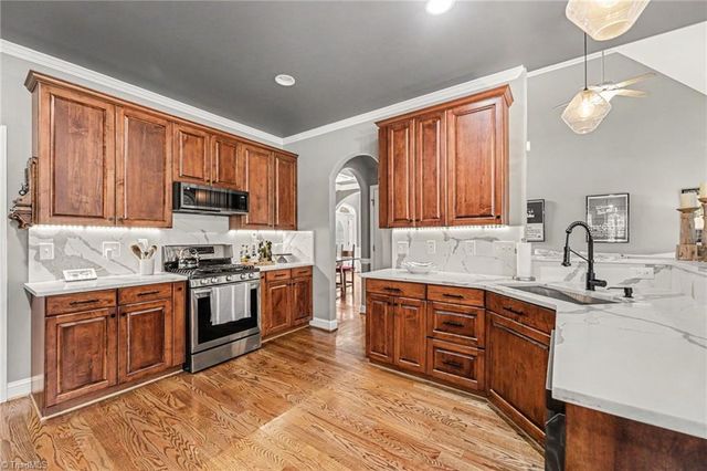 5120 Spiral Wood Drive, Clemmons, NC 27012