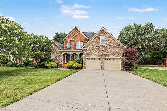 5120 Spiral Wood Drive, Clemmons, NC 27012