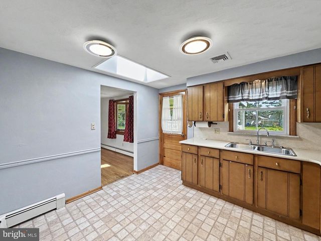 632 GREEN VALLEY RD, York, PA 17403