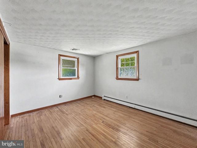 632 GREEN VALLEY RD, York, PA 17403