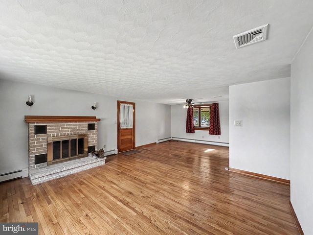 632 GREEN VALLEY RD, York, PA 17403