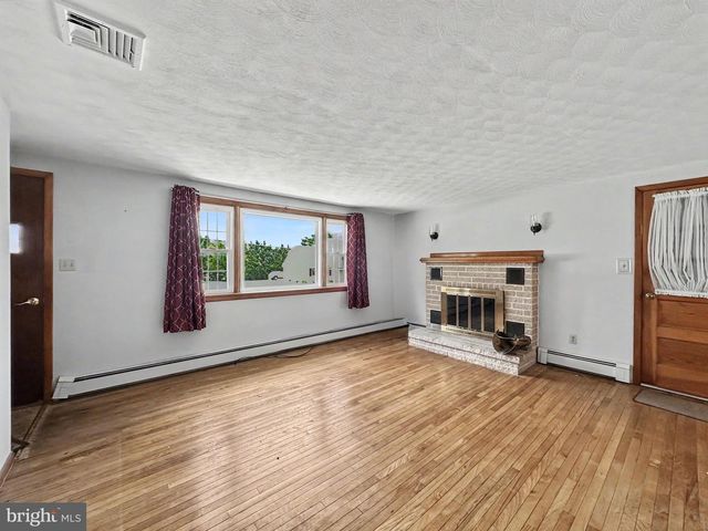 632 GREEN VALLEY RD, York, PA 17403