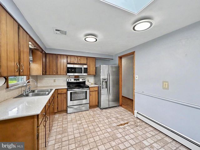 632 GREEN VALLEY RD, York, PA 17403