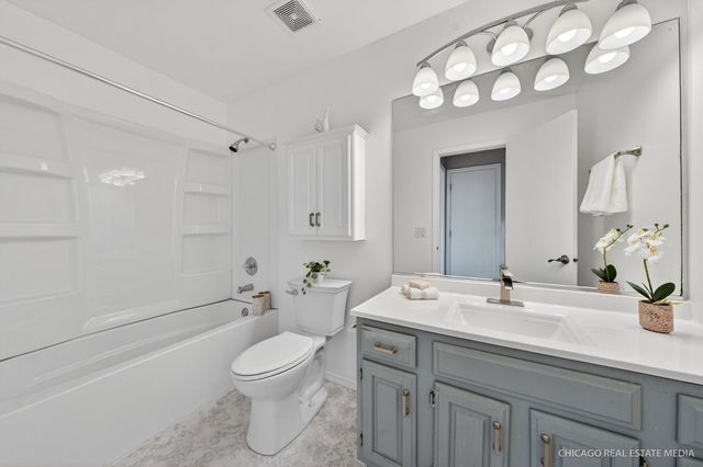 11722 Daniel Lane 39, Huntley, IL 60142