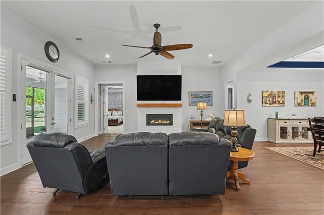 286 Chatuge Drive, Hoschton, GA 30548