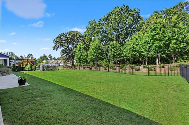 286 Chatuge Drive, Hoschton, GA 30548
