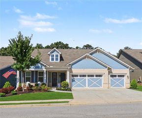 286 Chatuge Drive, Hoschton, GA 30548