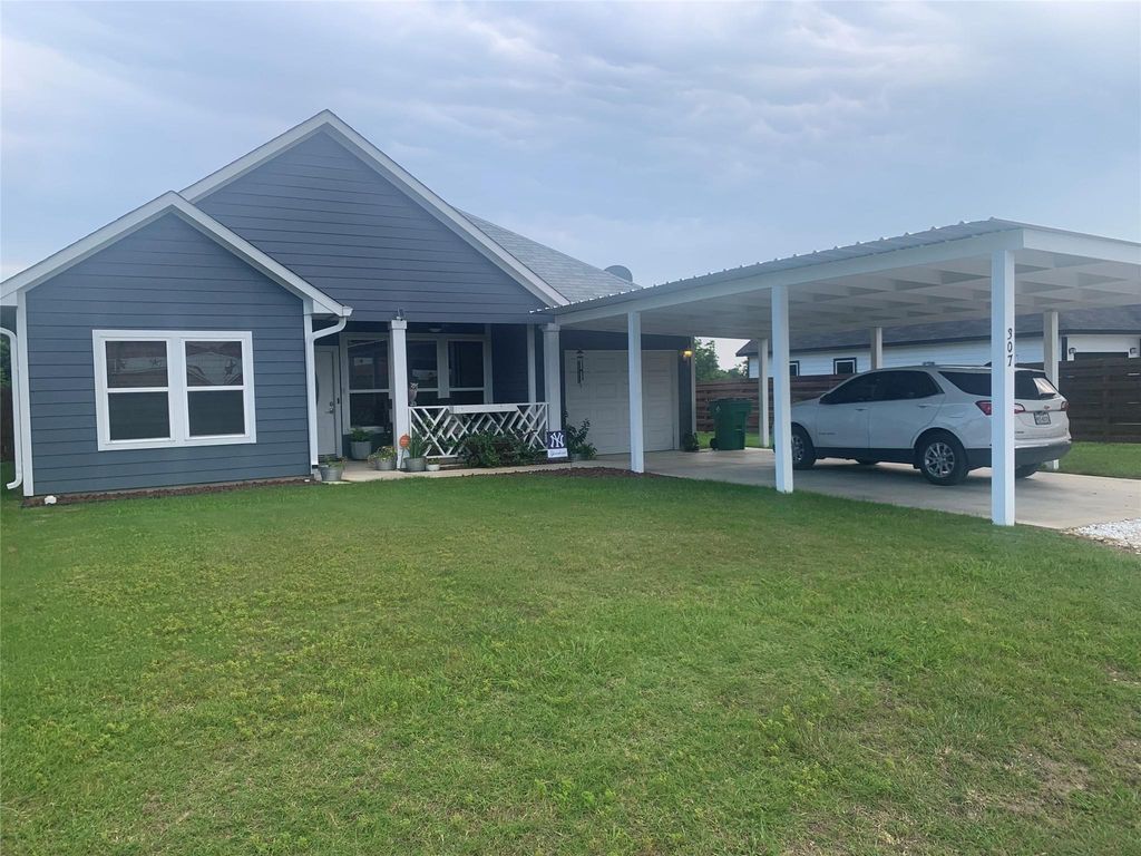 307 W Front Street ST SW, Thorndale, TX 76577