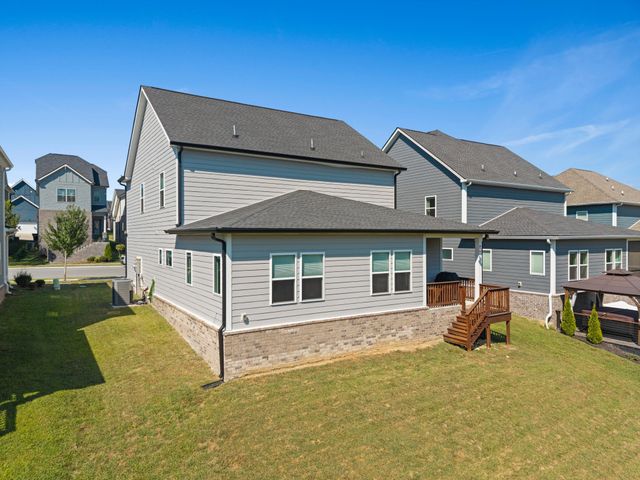 221 Sounder Cir, La Vergne, TN 37086