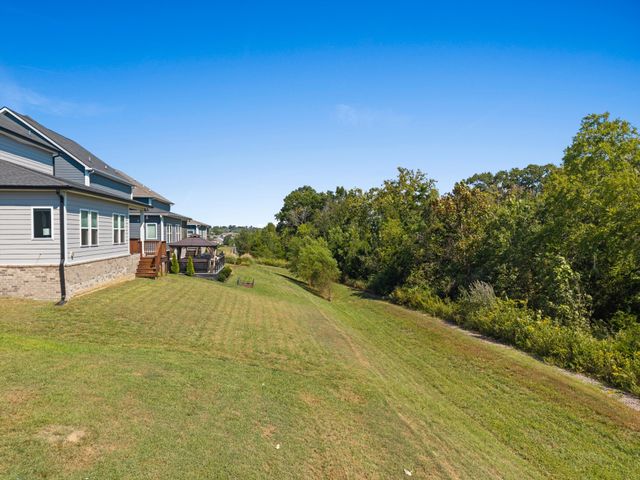 221 Sounder Cir, La Vergne, TN 37086
