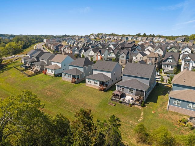 221 Sounder Cir, La Vergne, TN 37086