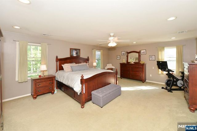 65 Clover Court, New Milford, NJ 07646