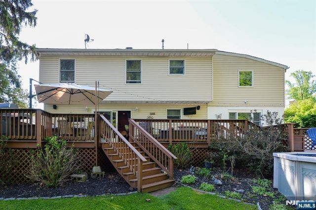 65 Clover Court, New Milford, NJ 07646