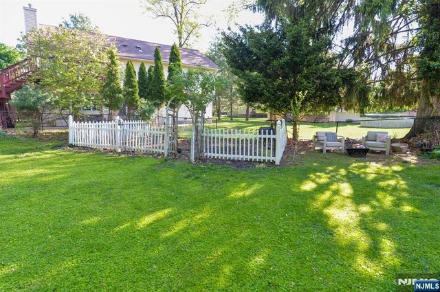 65 Clover Court, New Milford, NJ 07646