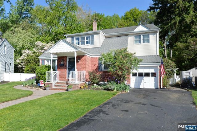 65 Clover Court, New Milford, NJ 07646