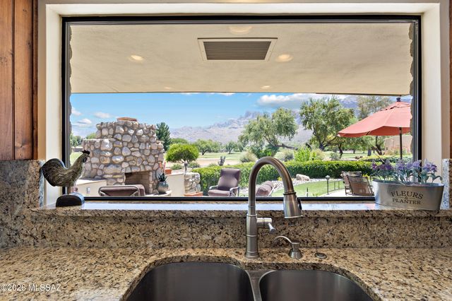 425 W Rapa Place, Tucson, AZ 85737