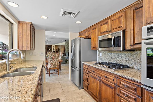 425 W Rapa Place, Tucson, AZ 85737