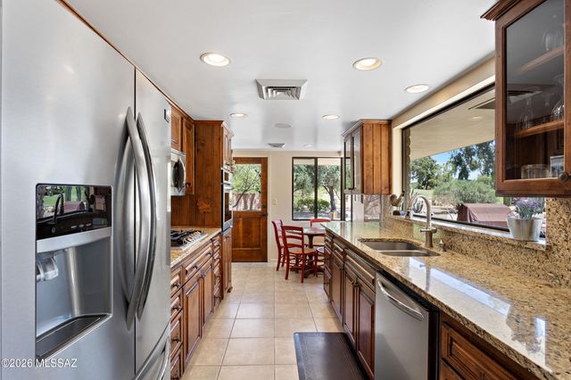 425 W Rapa Place, Tucson, AZ 85737