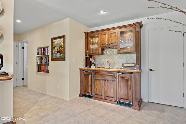 425 W Rapa Place, Tucson, AZ 85737