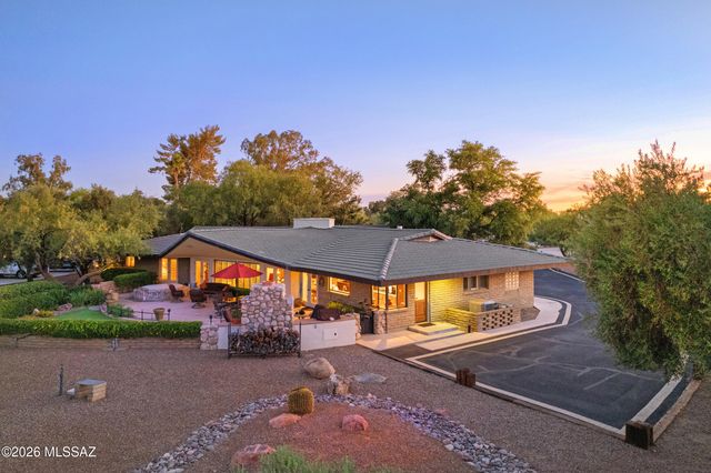 425 W Rapa Place, Tucson, AZ 85737